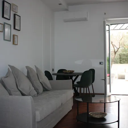 Vatican Terrace - Modern